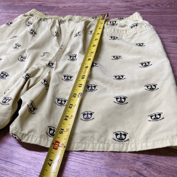 Nicopanda Mens Yellow Black Too Fast To Live Too Young To Die Casual Short Large - Picture 7 of 7